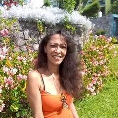 Claudia Valdes, The Small Medium at Large