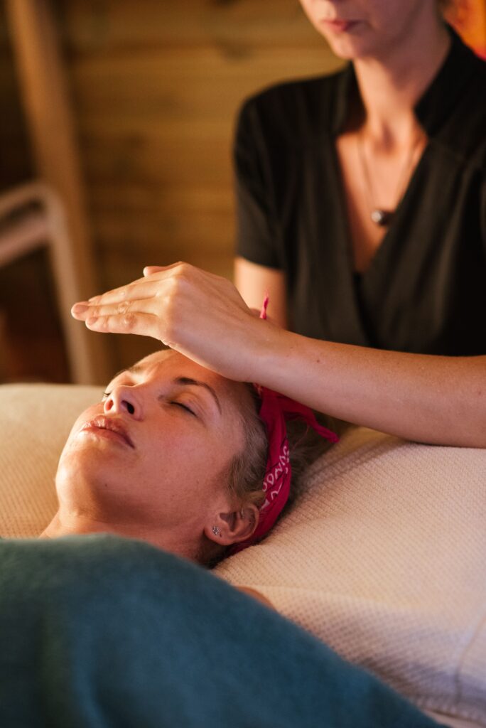 Reiki energy healing session